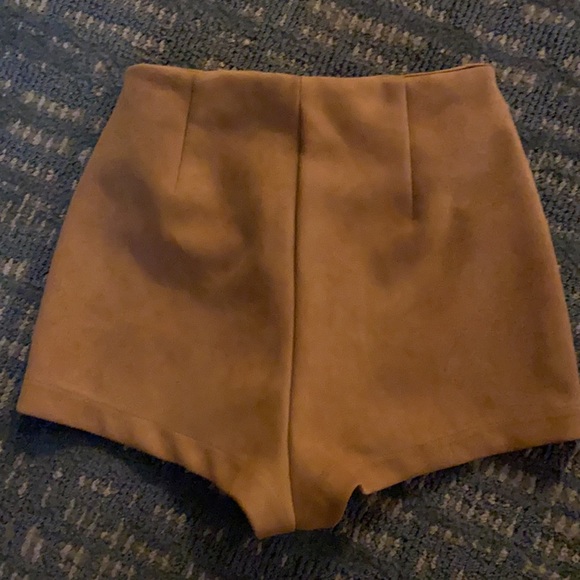 Suede shorts - Picture 2 of 2